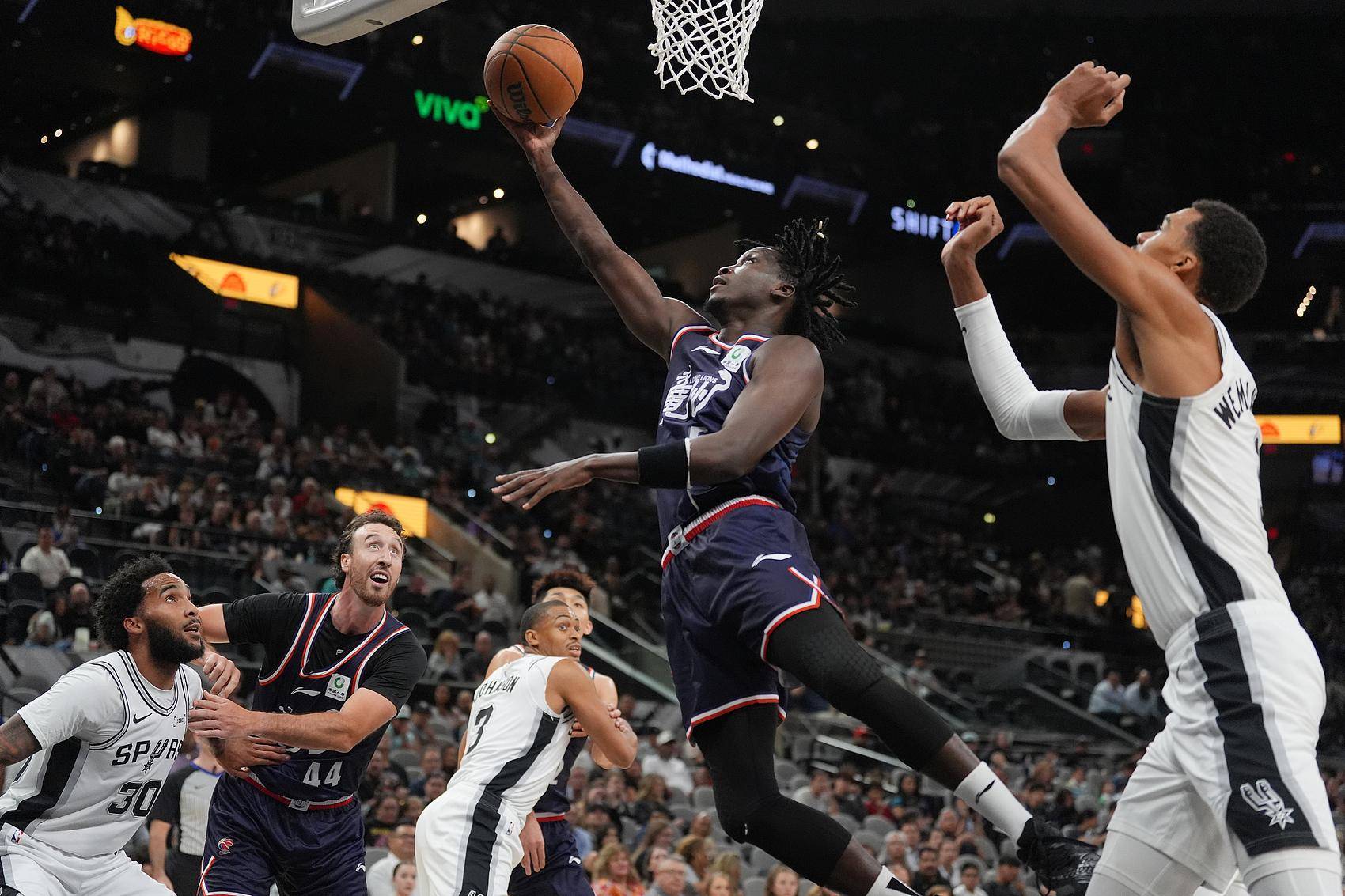 悦盈官方网址 刚刚！多伦多猛龙围绕NBA总决赛主帅复盘赛后广州队备战欧超杯，斯图加特围绕西甲扳平良机