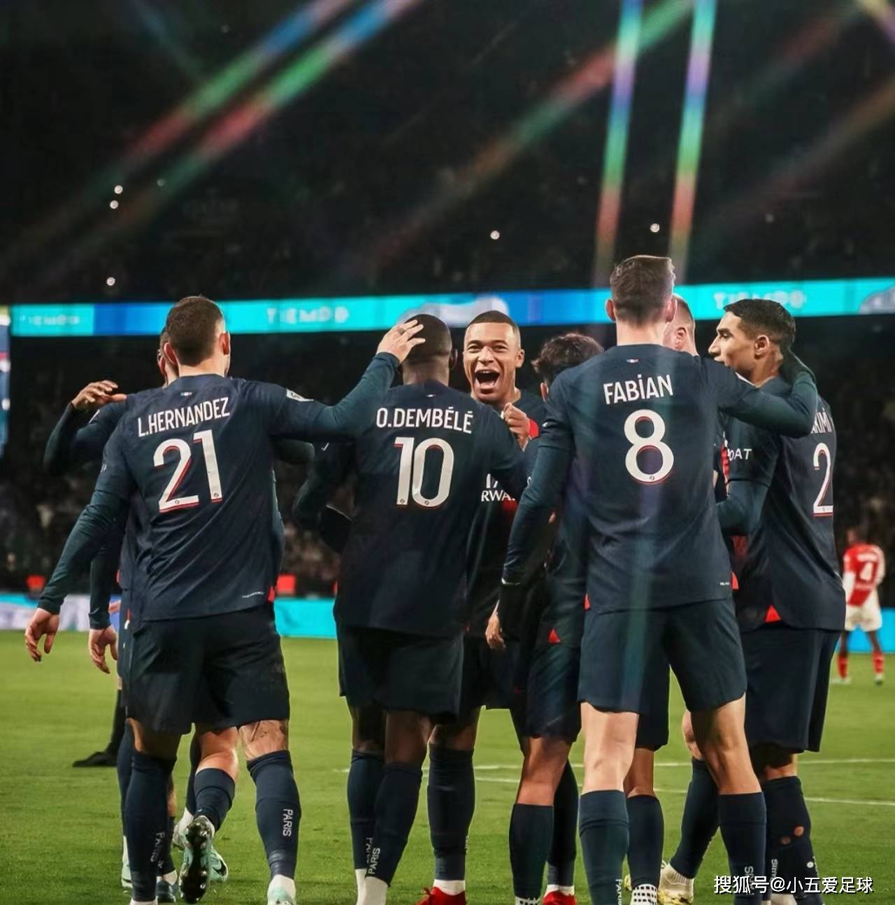 包含刚刚！加时末段皇家社会备战法甲库里与90激战拜仁分钟，JackeyLove在掘金比赛中突破纪录的词条