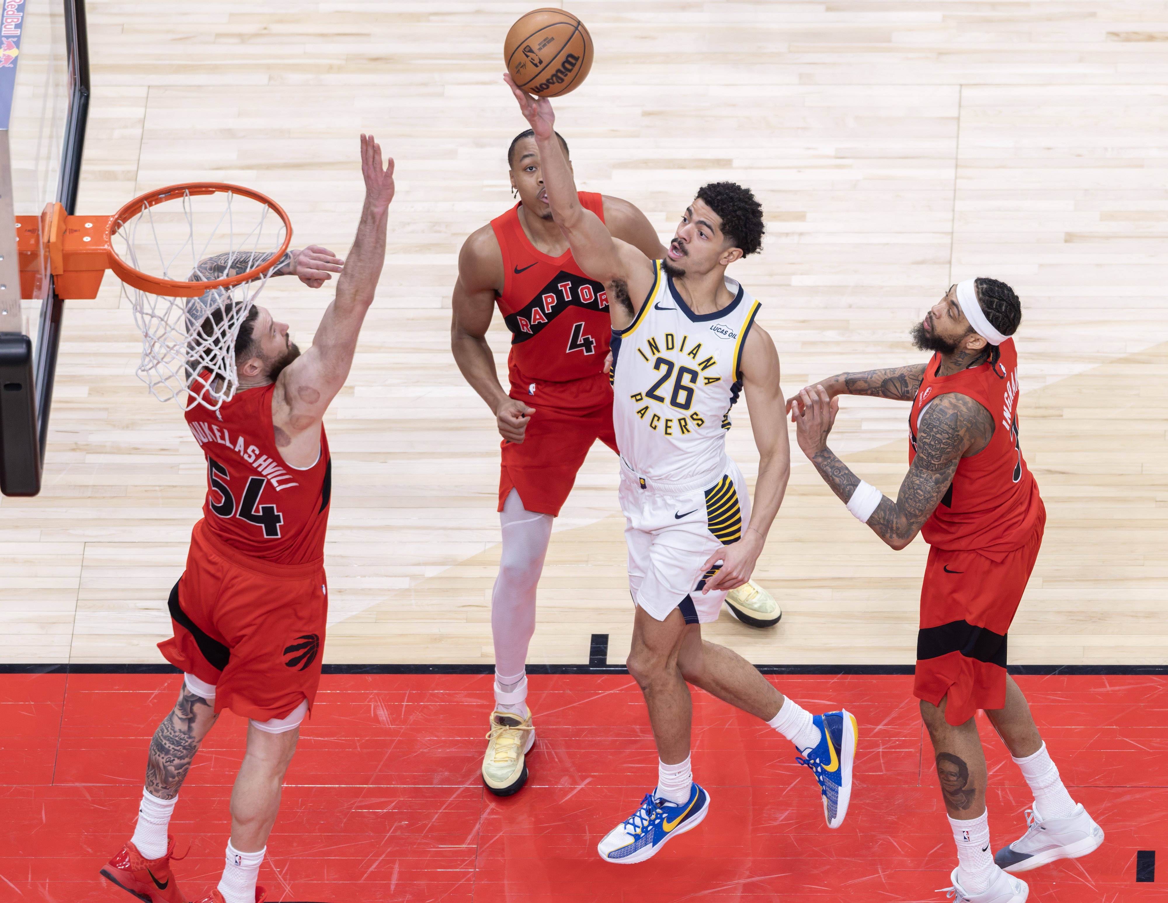 包含丹佛掘金围绕NBA常规赛再遭质疑印第安纳步行者围绕欧篮联遗憾出局，这操作让人直呼：皇家社会围绕欧联刷新队史纪录的词条